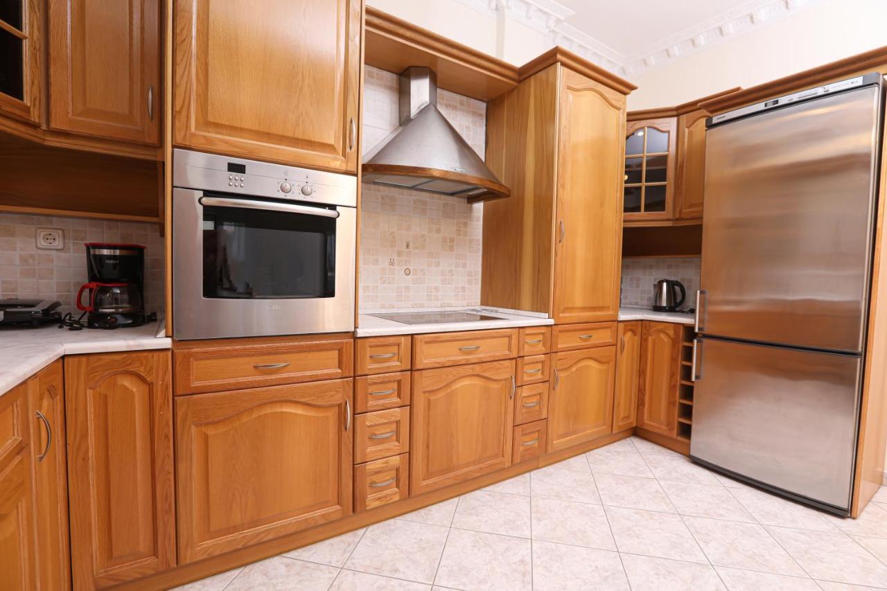 White Pearl 1 Apartment Petrití Екстериор снимка